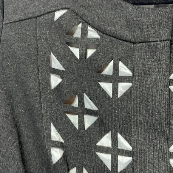 Laundry by Shelli Segal - Picture 3 of 6